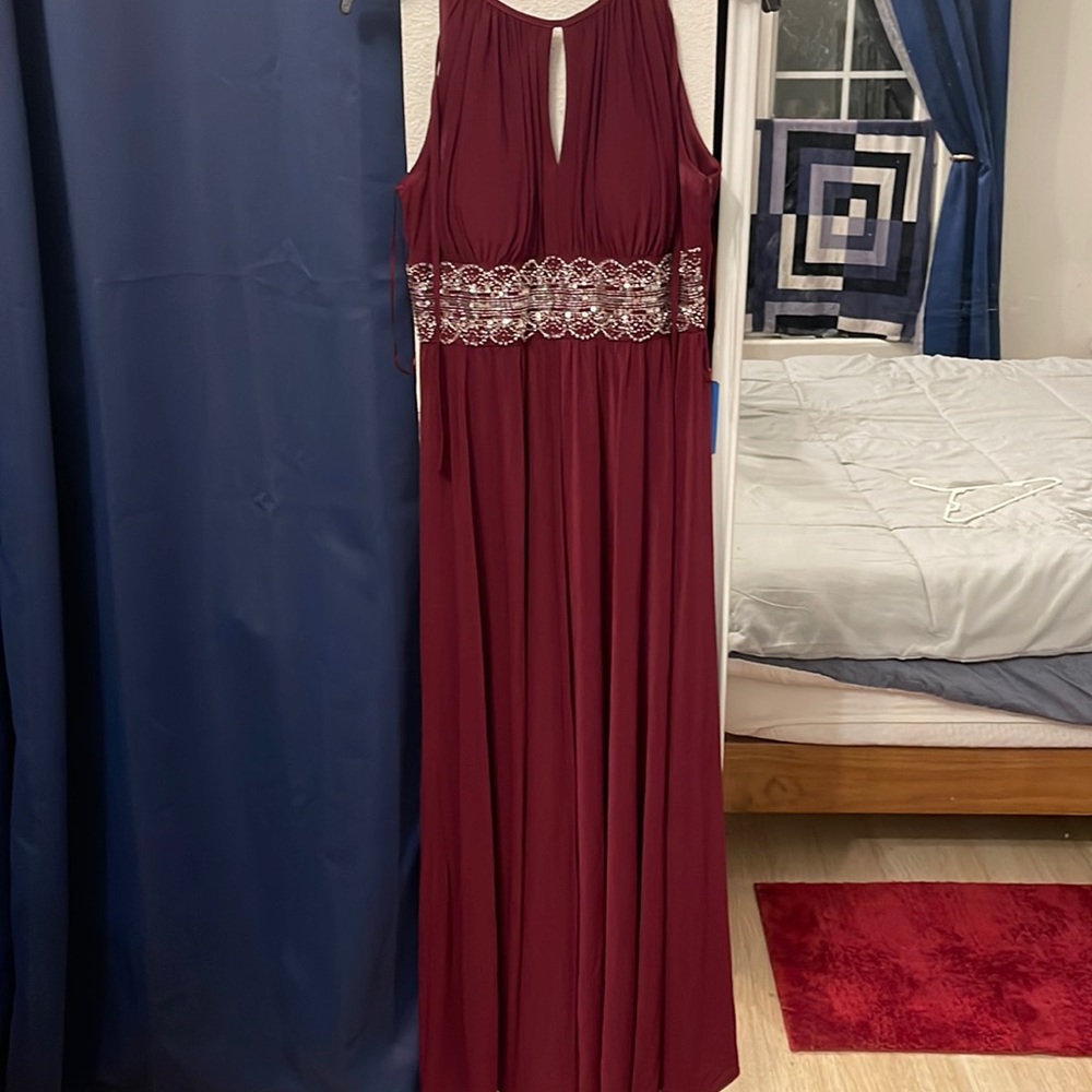 Burgundy maxi dress used once